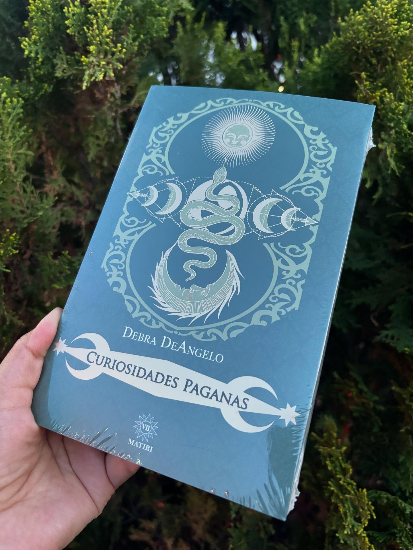 Curiosidades Paganas – Debra DeAngelo